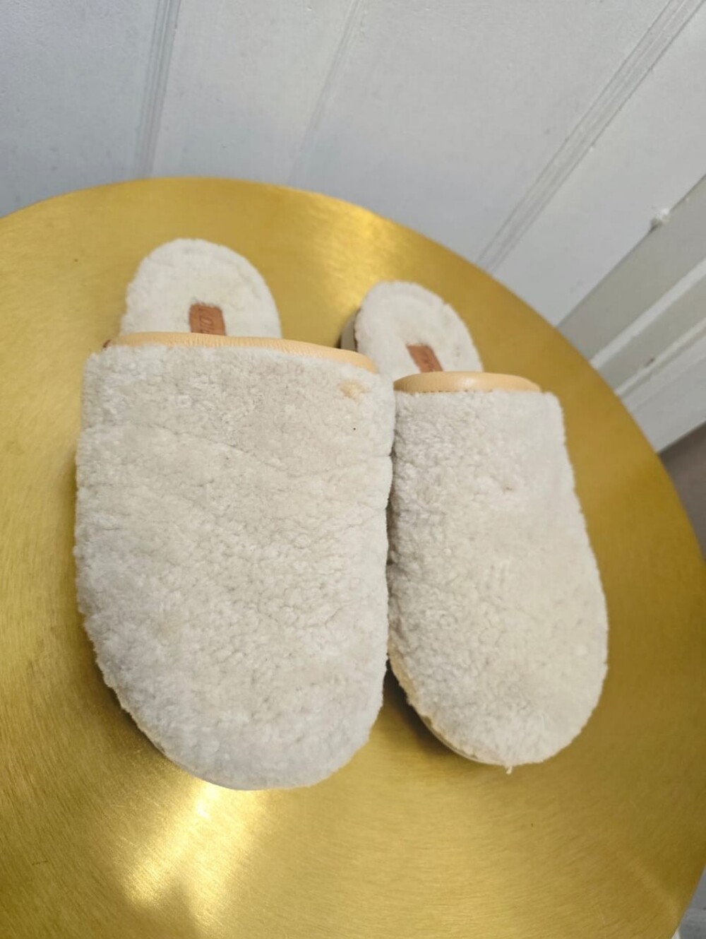 OluKai Women's Pūpü Mua Shearling Mule Slippers Size 9 - Picture 3 of 11